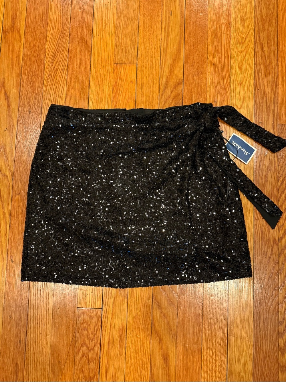 NWT House of Harlow 1960 Black Sequin Side tie faux wrap mini skirt size M/L